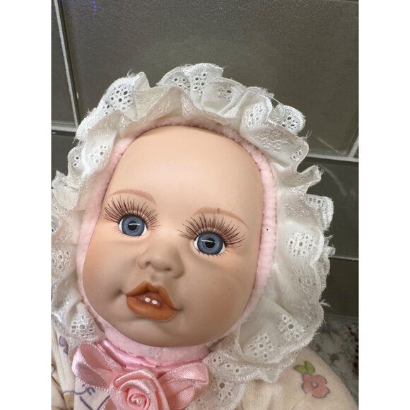 Lot of 2 VTG  Cuddle Kids Porcelain Girl Baby Dolls Duck & Sophie Sunflower tag - Picture 4 of 13